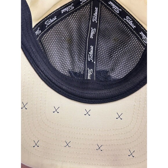 Titleist Yellow & Navy Cap Golf Clubs⛳️ Crest On Side Titleist Ribbon Inside Hat - Picture 6 of 14